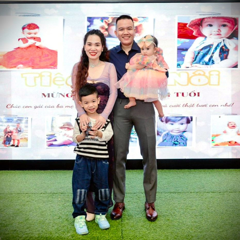 Bé Lê Hà Minh Anh