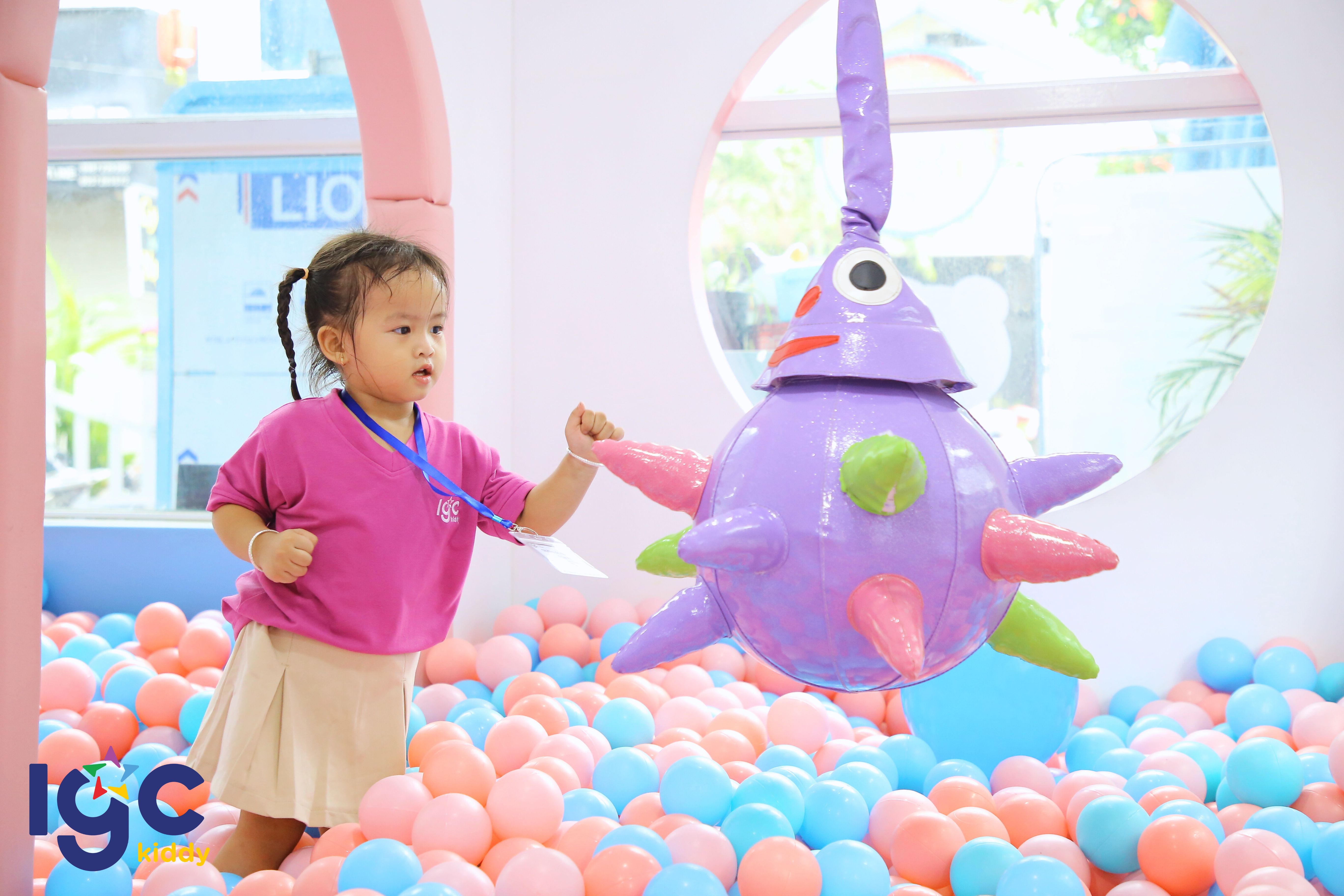 KHOẢNH KHẮC CON VUI NHẤT HÔM NAY