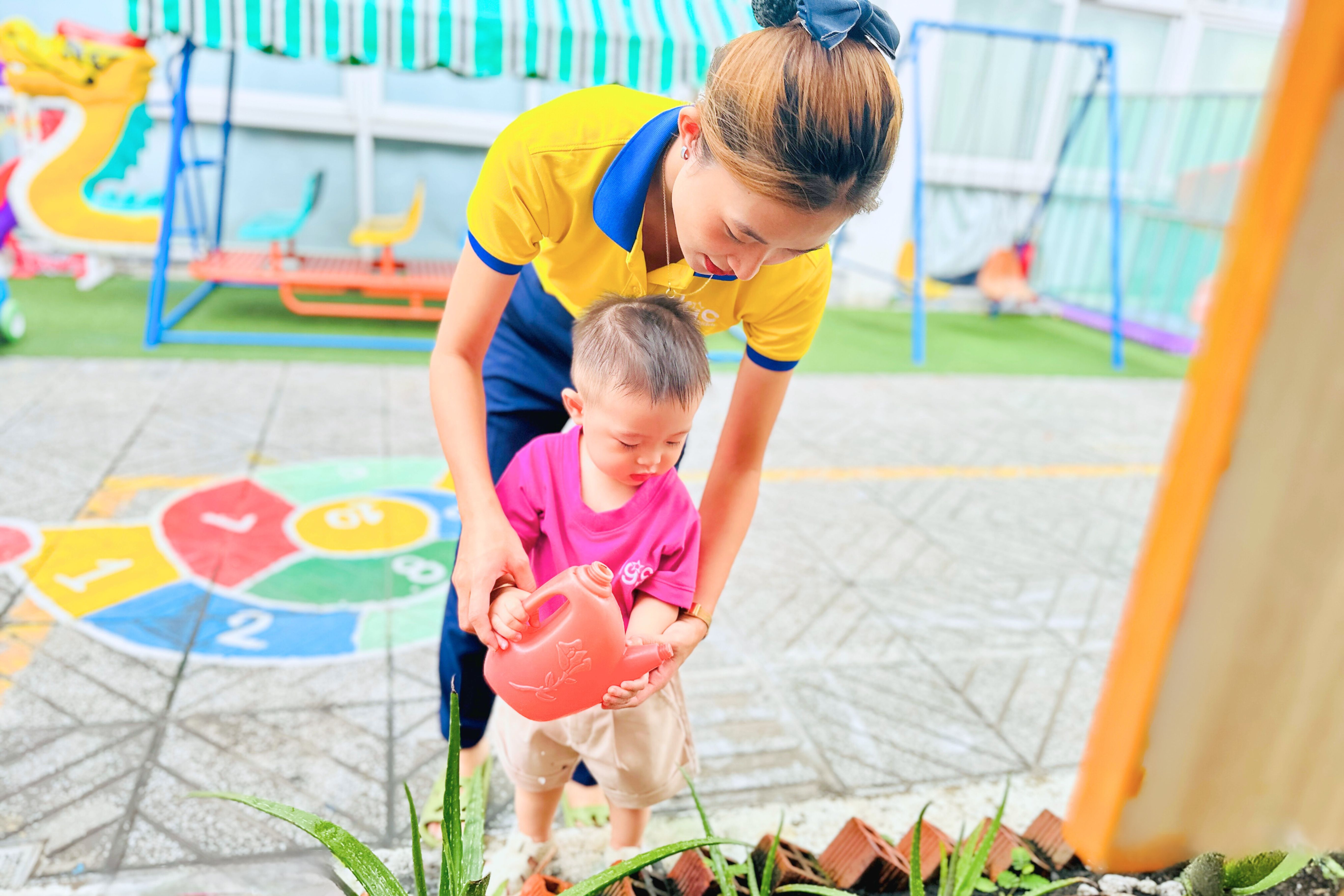 4. Hoạt động ngoài trời