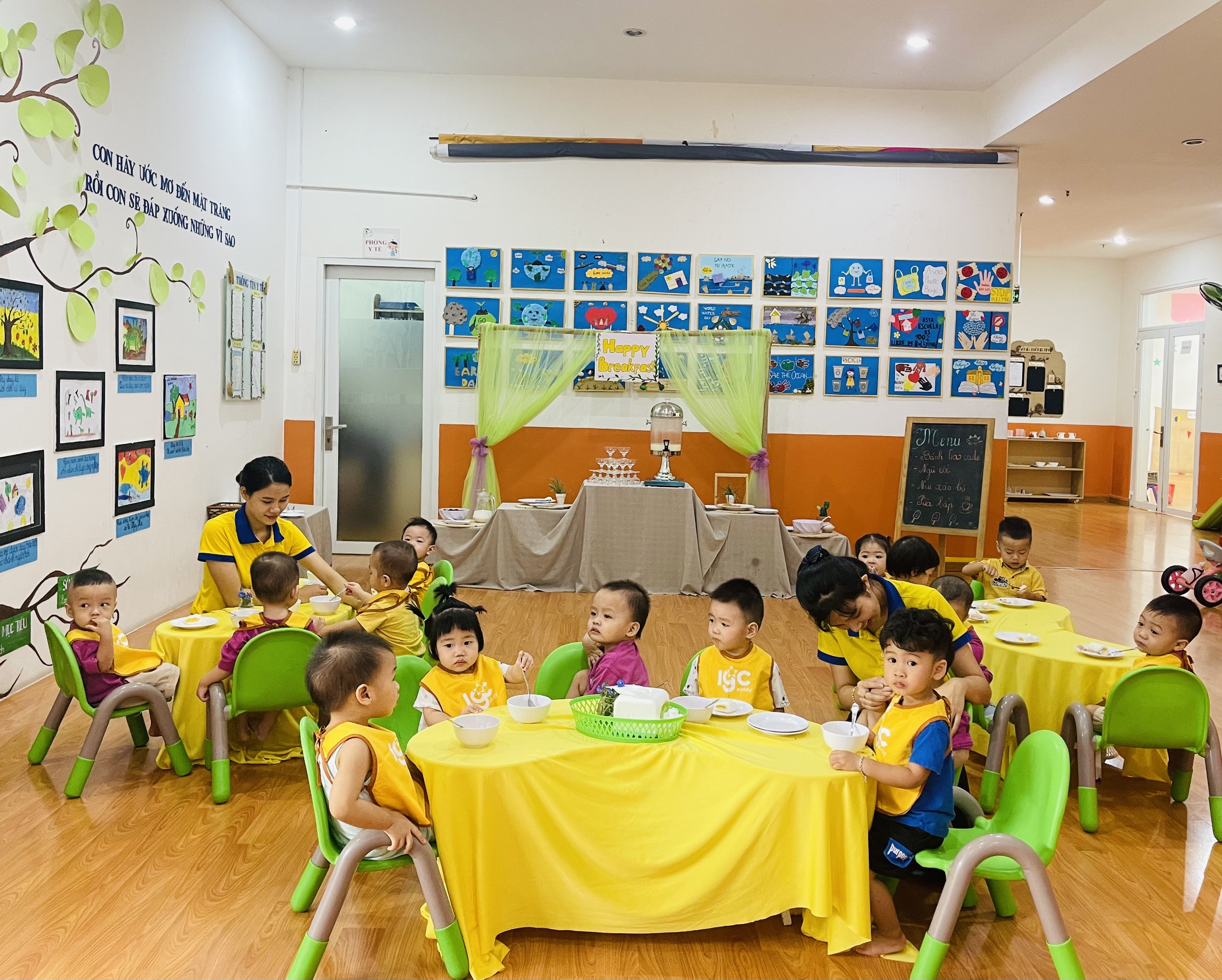 BỮA SÁNG VUI VẺ KHỐI NEMO