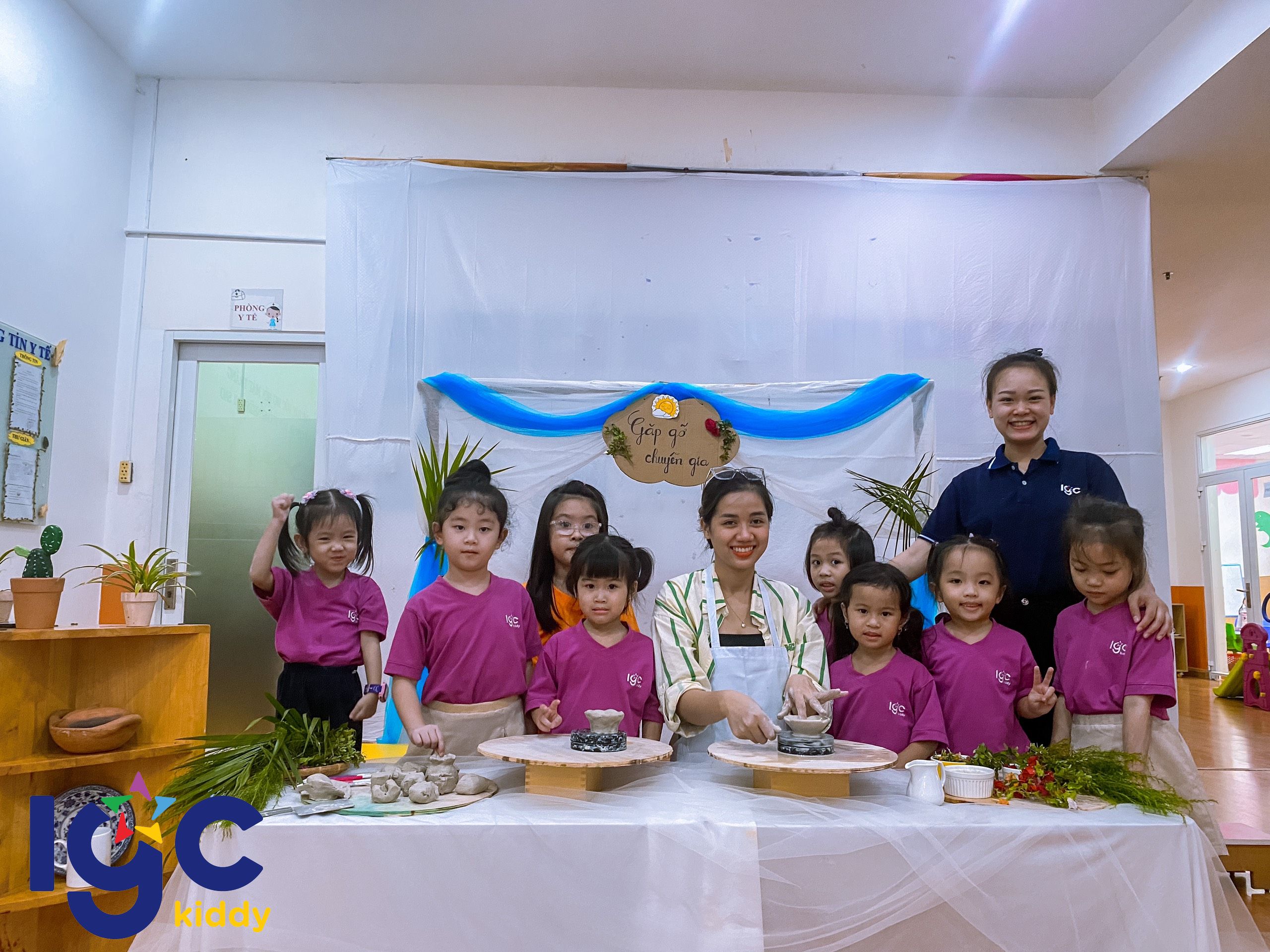 GẶP GỠ CHUYÊN GIA TRONG DỰ ÁN “LÀNG NGHỀ TRUYỀN THỐNG”